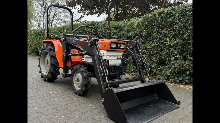 Winteraanbieding Kubota B1600 met voorlader al vanaf €125,- per maand.